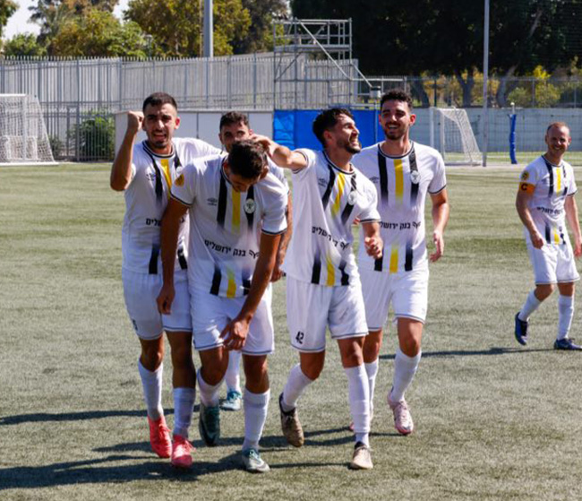 שחקני נורדיה חוגגים (איתי דהן didea עיצוב ומיתוג)